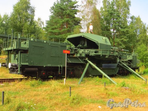 Форт Красная Горка. Железнодорожный артиллерийский транспортёр ТМ-1-180 (180 мм). Фото 9 августа 2014 года.