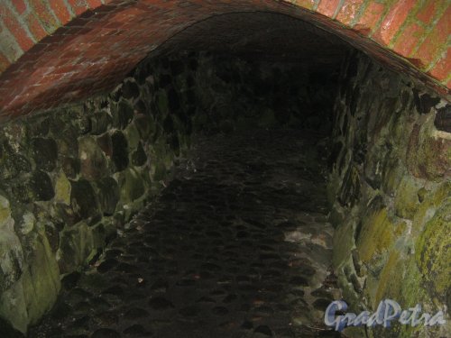 Лен. обл., Приозерский р-н, г. Приозерск, музей-крепость «Корела». Один из тоннелей. Фото 22 декабря 2013 г.