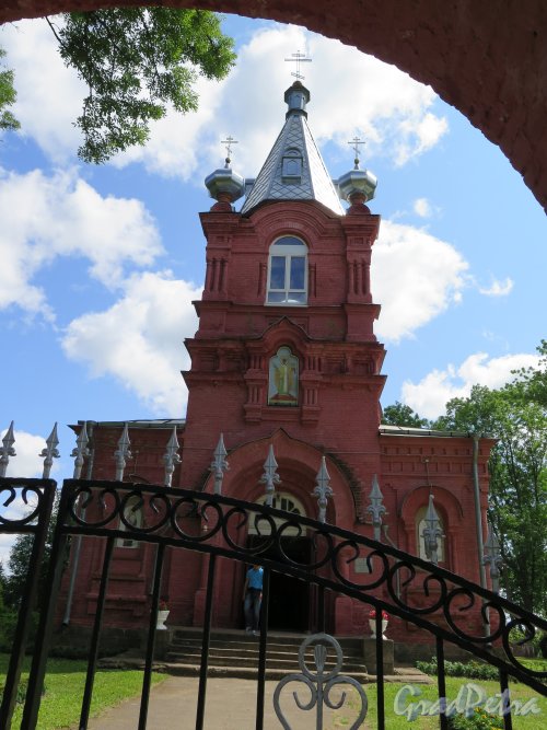 Церковь Николая Чудотворца в Котлах. Общий вид участка. фото июль 2015 г.