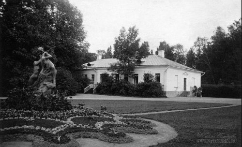 Усадьба «Гостилицы». Дом садовника (Оранжерея). Фото начала XIX в.