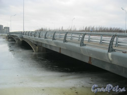 Пр. Героев. Вид с ул. Маршала Захарова на мост через Дудергофский канал. Фото 22 февраля 2015 г.