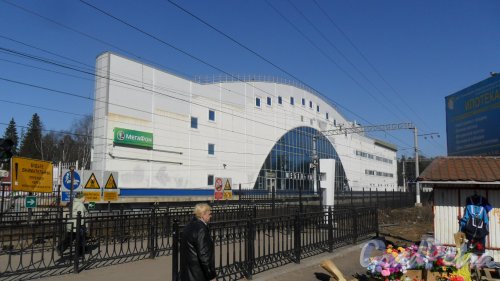 Всеволожск. Всеволожский проспект, дом 61. Железнодорожная платформа «Всеволожская». Фото 11 апреля 2015 года.