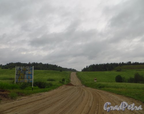 Федеральная трасса «Сортавала» в районе поселка Кузнечное Приозерского района Ленинградской области. Фото 4 июля 2014 года.