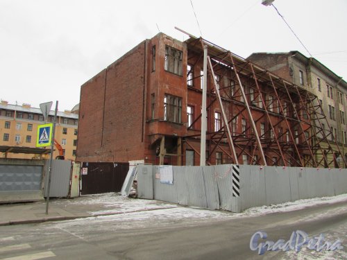 Кирилловская улица, дом 23. Общий вид здания, после обрушения верхних этажей. Фото 2 марта 2019 года.