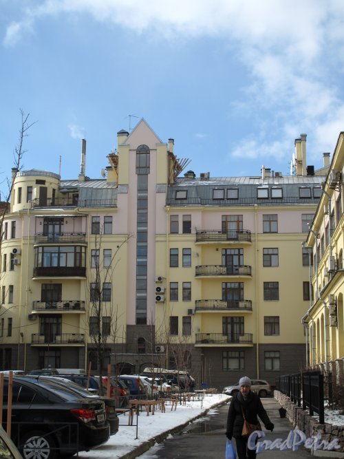 Шпалерная ул., д. 52. Дворовые фасады после реконструкции. Фото март 2014 г.