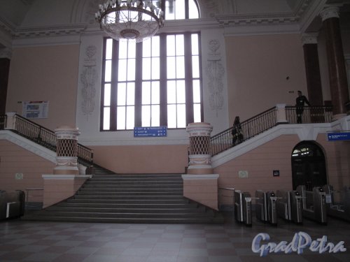 Выборг,железнодорожная ул., д. 8.железнодорожный вокзал. 1951-54. Центральная лестница зала ожидания. Фото июнь 2014 г.
