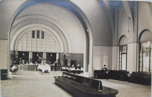 город Выборг. Ресторан в каменном железнодорожном вокзале города Выборга. Фото начала XX века.