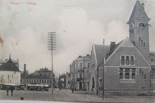 город Выборг, перспектива Mustainveljestenkatu (ныне Красноармейская улица) от рыночной площади в сторону Выборгской улицы. Фото начала XX века.