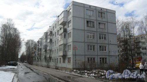 Всеволожск, улица Вокка, дом 12, корпус 1. 5-этажный жилой дом 1977 года постройки. 10 парадных, 149 квартир. Фото 16 апреля 2016 года.