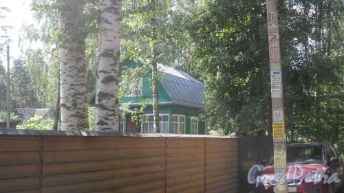 Всеволожск, Константиновская улица, дом 2 / Белосельская улица, дом 16. Вид дома с Константиновской улицы. Фото 11 июля 2016 года.