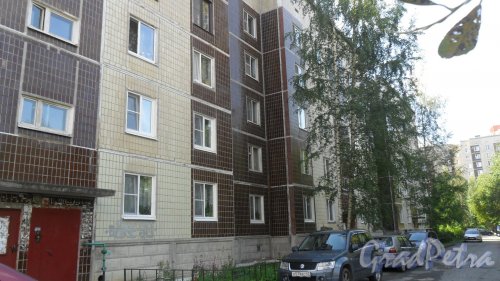 Всеволожск, улица Ленинградская, дом 28. 5-этажный жилой дом 121 серии 1993 года постройки. 3 парадные, 60 квартир. Фото 23 августа 2016 года.
