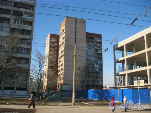 Загребский бульвар, дом 43. Вид с Малой Балканской ул. Фото 18 марта 2014 г.