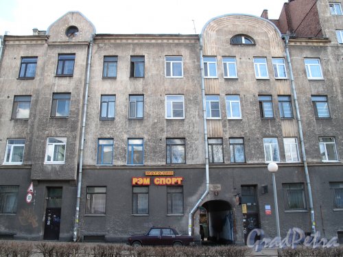Выборг, бульвар Кутузова, д. 39. Фасад жилого дома со стороны бульвара Кутузова. Фото апрель 2014 г.