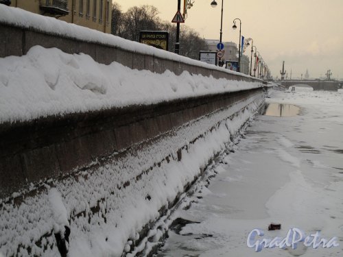 наб. Кутузова в районе Летнего сада зимой. Фото январь 2011 г.