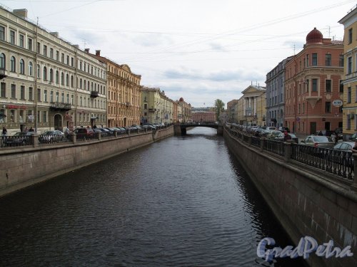 Перспектива канала Грибоедова с Подьяческого моста в сторону Вознесенского моста. Фото май 2011 г.