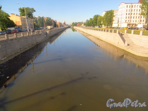 Перспектива Обводного канала от Ново-Калинкин моста в сторону моста Степана Разина. Фото 24 августа 2015 года.