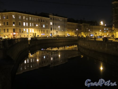 Ночной вид канала Грибоедова в районе Львиного моста. Фото апрель 2015 г.