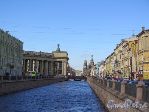 Вид канала Грибоедова от Банковского моста к Невскому проспекту. фото август 2016 г.