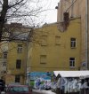 11-я линия ВО, дом 36. Фрагмент здания со стороны двора дома 49 по Среднему пр. Фото 28 февраля 2016 г.