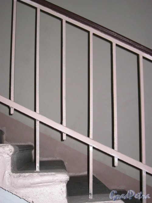 11-я линия В.О., дом 24, литера А, лестница № 3. Балясины лестницы. Фото 3 февраля 2013 года.