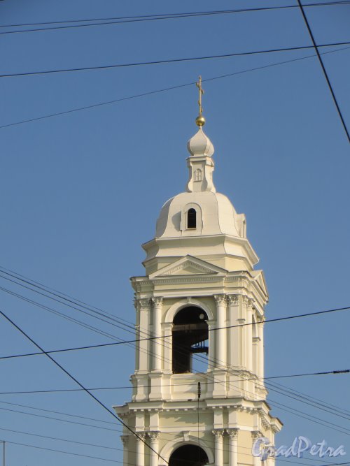 Кадетская линия В.О., дом 27а, литера А. Колокольня церкви Святой Екатерины. Фото 16 июля 2015 года.
