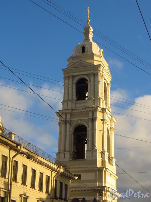 Кадетская линия В.О., дом 27а, литера А. Колокольня церкви Святой Екатерины. Фото 17 октября 2014 года.