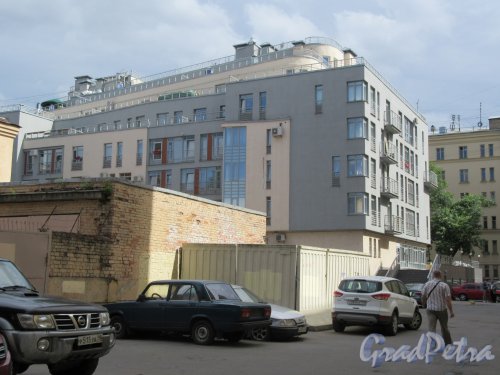 17-я линия В.О., д. 14, лит. А. Фасад жилого дома «Северный Palazzo» со стороны двора. фото июнь 2018 г. 