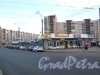 Торговые павильоны у станции метро «Проспект Большевиков». Фото 7 октября 2012 года.