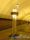 Станции метро «Ладожская». Торшер перронного зала. Фото 5 января 2017 года.
