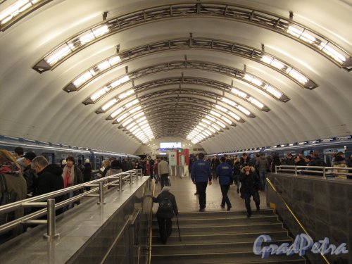 Станция Метро Садовая. Общий вид подземного вестибюля. Фото март 2014 г.