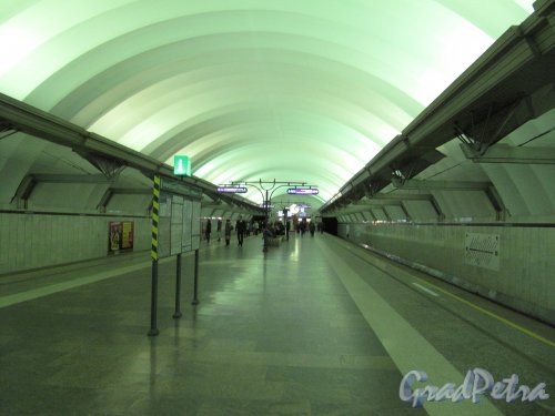 Станция Метро «Чкаловская». Общий вид подземного вестибюля. Фото март 2014 г.