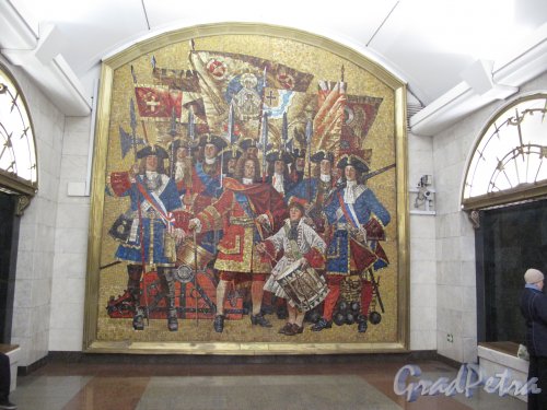станция метро "Звенигородская". Панно на торцевой стене. Фото март 2014 г.