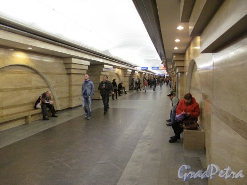 Станция  метро «Спасская». Подземный вестибюль. Общий вид. Фото апрель 2014 г.