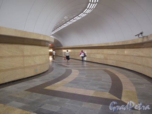 Станция метро Спасская. Вид подземного перехода на линии 2 и 5. фото июль 2014 г.