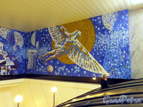 Станция Метро «Международная». Мозаичное панно на стене перед наклонным туннелем эскалатора «Икар», худ. А.К. Быстров. фото февраль 2015 г.
