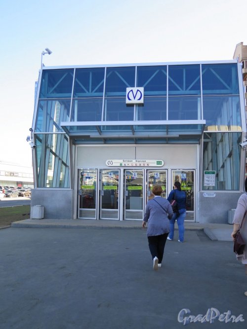 Станция метро «Беговая». Наземный весттибюль. фото май 2018 г.
