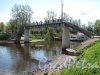 Пешеходный мост в устье реки Ижора на территории пос. Усть-Ижора в створе Шлиссельбургского проспекта. Фото май 2014 г.