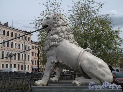 Львиный мост. Фигура льва. Фото май 2011 г.