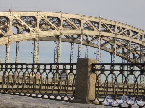 Большеохтинский мост, вид со стороны въезда с Синопской набережной. Фото 11 февраля 2015 г.