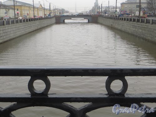 Обводный канал на участке от Краснооктябрьского моста до Ново-Петергофского моста. Фото 11 марта 2015 года.