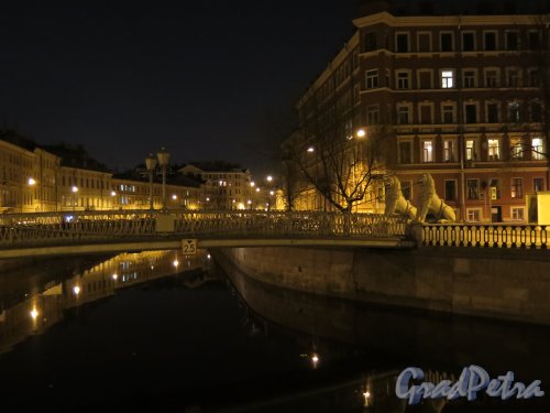 Львиный мостик в ночном оформление. фото апрель 2015 г.