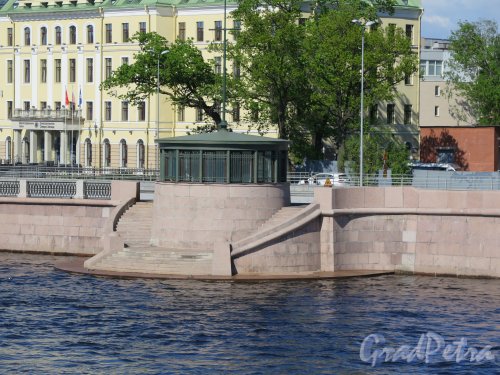 Сампсониевский мост. Предмостовое техническое сооружение на Пироговсой наб. фото май 2015 г.