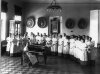 Петербургское училище ордена Св. Екатерины. Воспитанницы института на занятиях музыкой. Фото май 1908 года.
