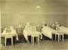 Палата на 4 места для женщин в больнице Крестовоздвиженской общины сестер милосердия Российского общества Красного Креста. Фото 1900 года