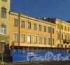 Набережная реки Фонтанки, дом 100, литера А. Общий вид участка до реконструкции административного здания. Фото 31 мая 2015 года.