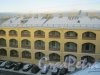 В.О., наб. Адмирала Макарова, дом 26. Вид на 3-этажную часть дома, выходящую фасадом на набережную с крыши 4-этажной части дома. Фото 30 декабря 2015 г.