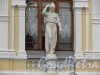 набережная реки Фонтанки, дом 3, литера А. Центральная женская скульптура на фасаде цирка Чинизелли после реставрации. Фото 29 января 2016 года.
