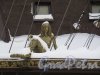 Мытнинская наб., д. 6. Корабль-ресторан «Летучий голландец». Фигура Русалки под снегом. фото февраль 2018 г.