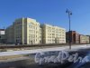Наб. реки Пряжки, д. 4-6. Школа № 235 им. Д. Д. Шостаковича. Общий вид здания. фото апрель 2018 г. 