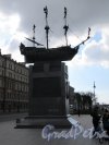 Памятник линейному кораблю «Полтава». Общий вид в контражуре. фото апрель 2018 г.